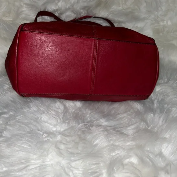 Etienne Aigner Tucson Handbag Style 70316 in Garnet - Picture 8 of 12